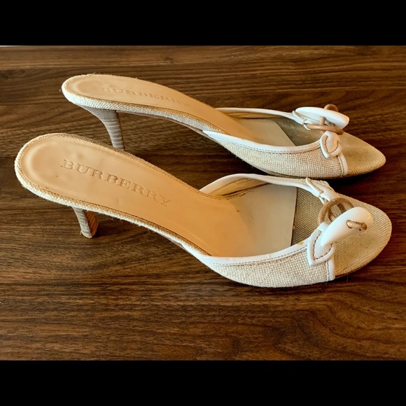 Burberry beige/white kitten heels size 39 - Picture 2 of 3